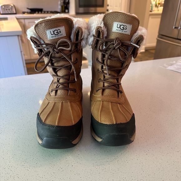 Ugg Adirondack Boots - Picture 2 of 6